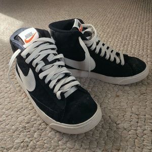Nike blazers black and white